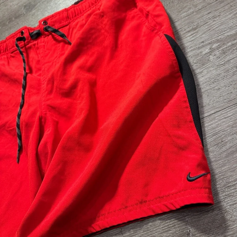 Nike Swim Trunks Mens Large Red Mesh Lined Shorts Elastic Waist Pockets Swoosh